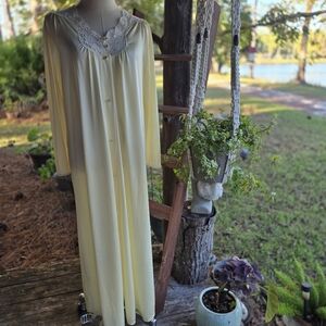 Shadowline Yellow Button Front Nylon Maxi Nightgown Size Small